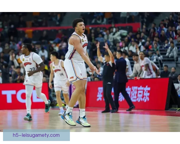 上海击败北控 洛夫顿24+10里勒32分难救主 上海击败北控 洛夫顿24+10里勒32分难救主